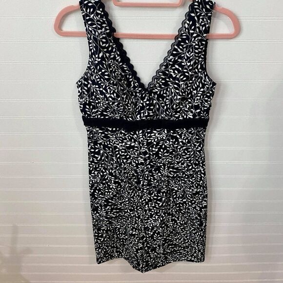 Connected Petite Black & White V-Neck Dress - Picture 2 of 3